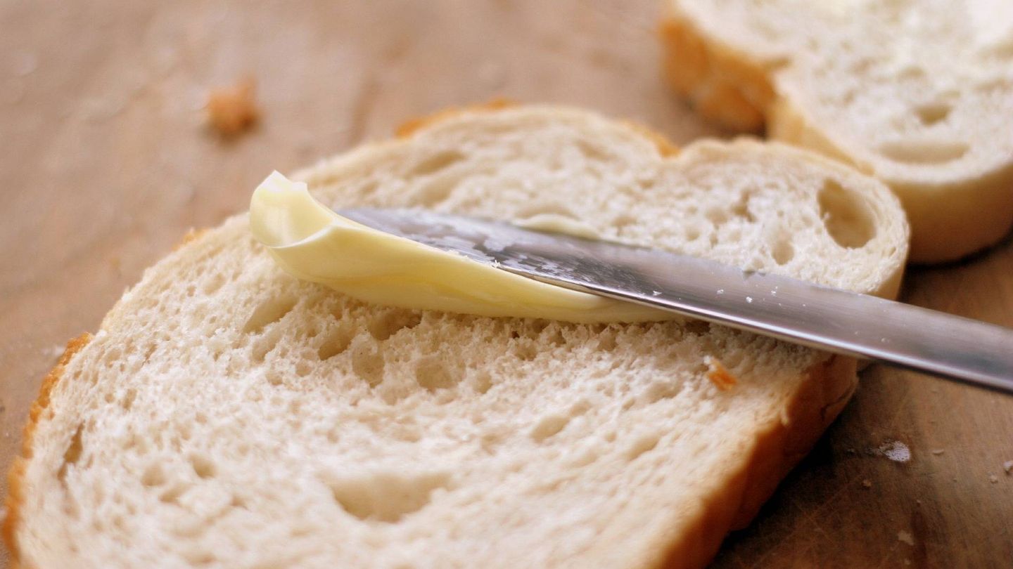 La mantequilla contiene cantidades extra de ácidos grasos saturados.