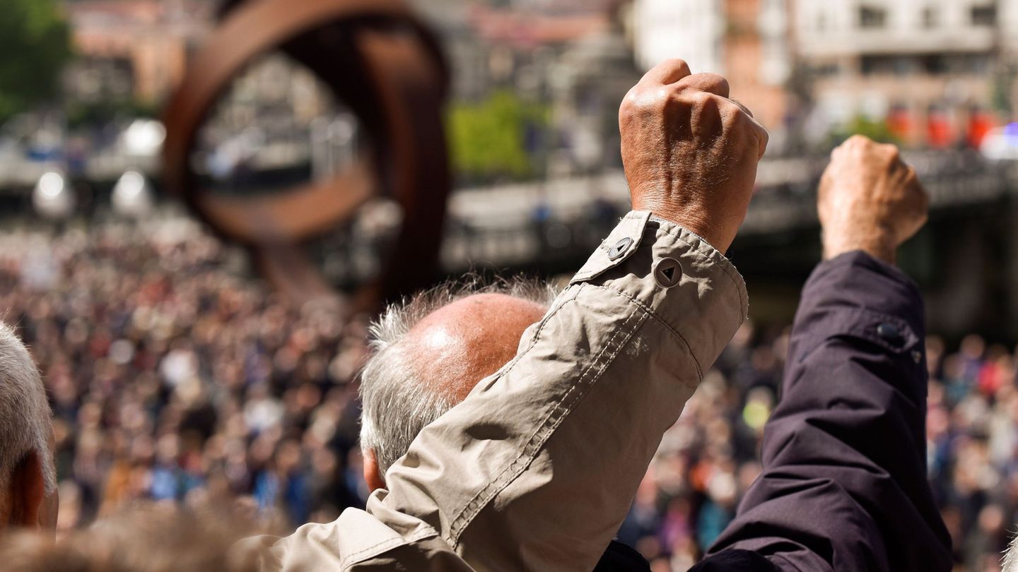 Pensionistas se manifiestan en Bilbao el pasado 14 de mayo. (EFE)