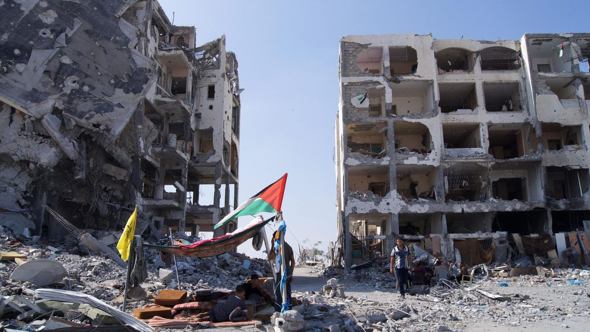 Israel bombardea Gaza en respuesta a los cohetes de Hamás a pesar del alto al fuego