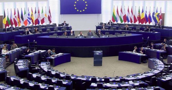 Foto: El Parlamento Europeo, prácticamente vacío durante la sesión sobre el Aquarius.