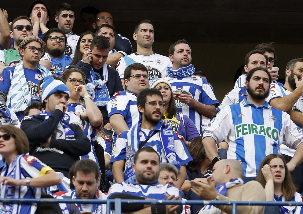 Foto: Aficionados del Deportivo de La Coruña en el Vicente Calderón (EFE)