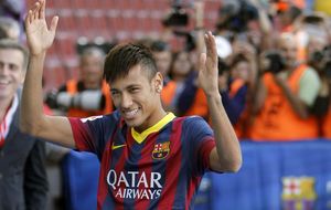 Neymar, tres entrenadores sin debutar oficialmente con el Barça