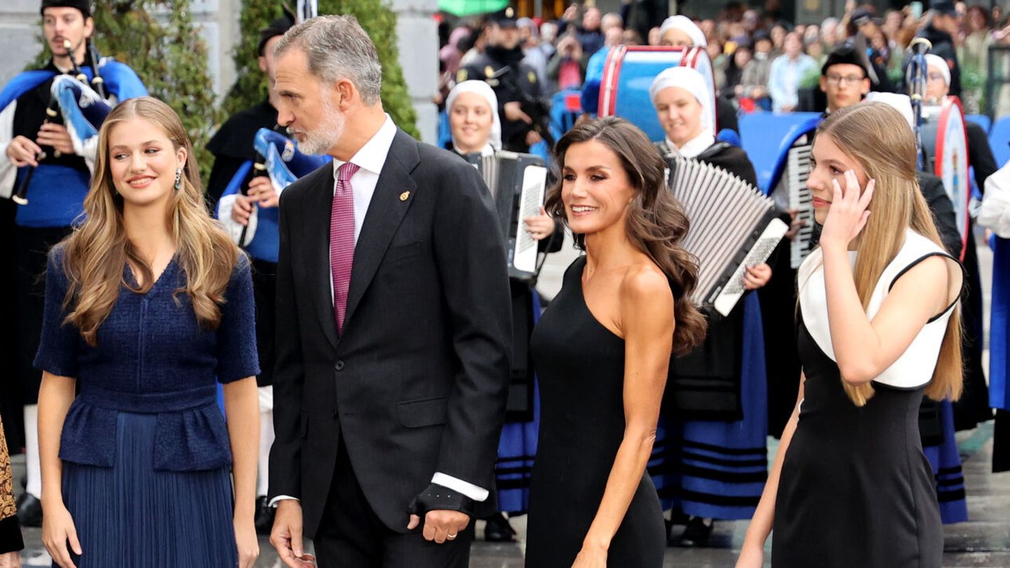 La princesa Leonor, el rey Felipe, la reina Letizia y la infanta Sofía. (Europa Press/Raúl Terrel)