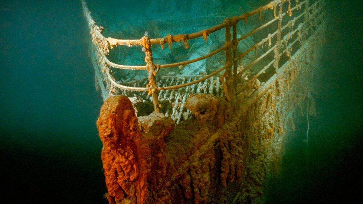 Una bacteria se está comiendo el Titanic: así es la 'Halomonas titanicae', la nueva 'piel' del barco