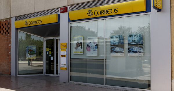 Foto: Oficina de Correos en Madrid (EFE)