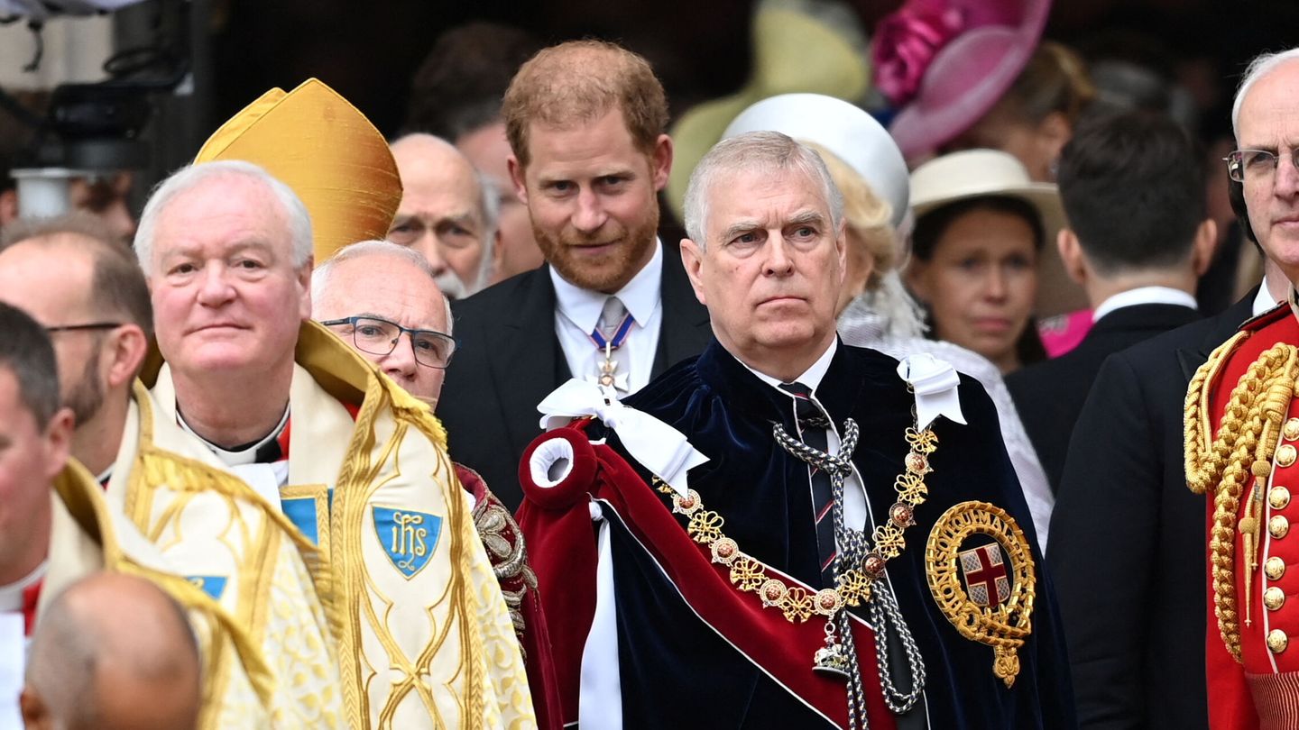Harry, durante la coronación de su padre. (Reuters)