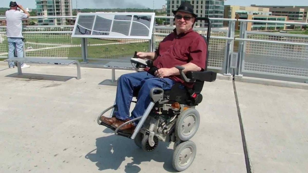 'Todoterreno' y asequible: el creador del Segway reinventa la silla de ruedas