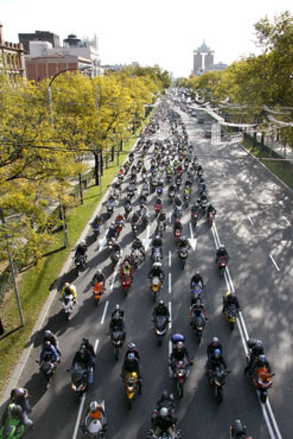 Foto: Una manifestación 10.000 motociclistas se apodera del centro de Madrid