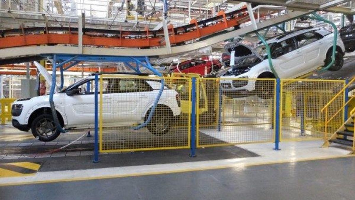 PSA Peugeot ensambla un duro ajuste industrial para su planta de Madrid 