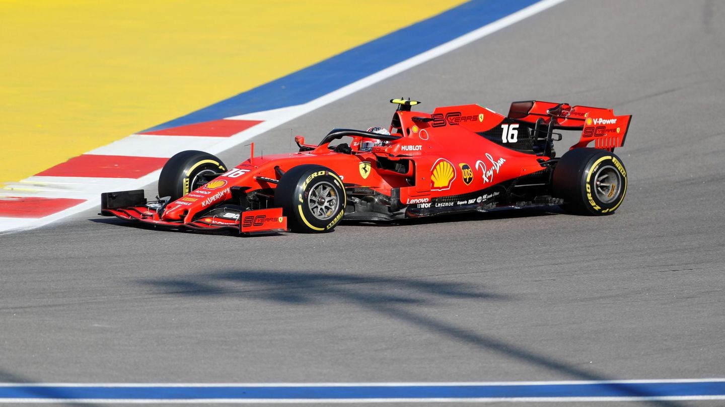 Charles Leclerc en acción durante la clasificación del Gran Premio de Rusia. (EFE)
