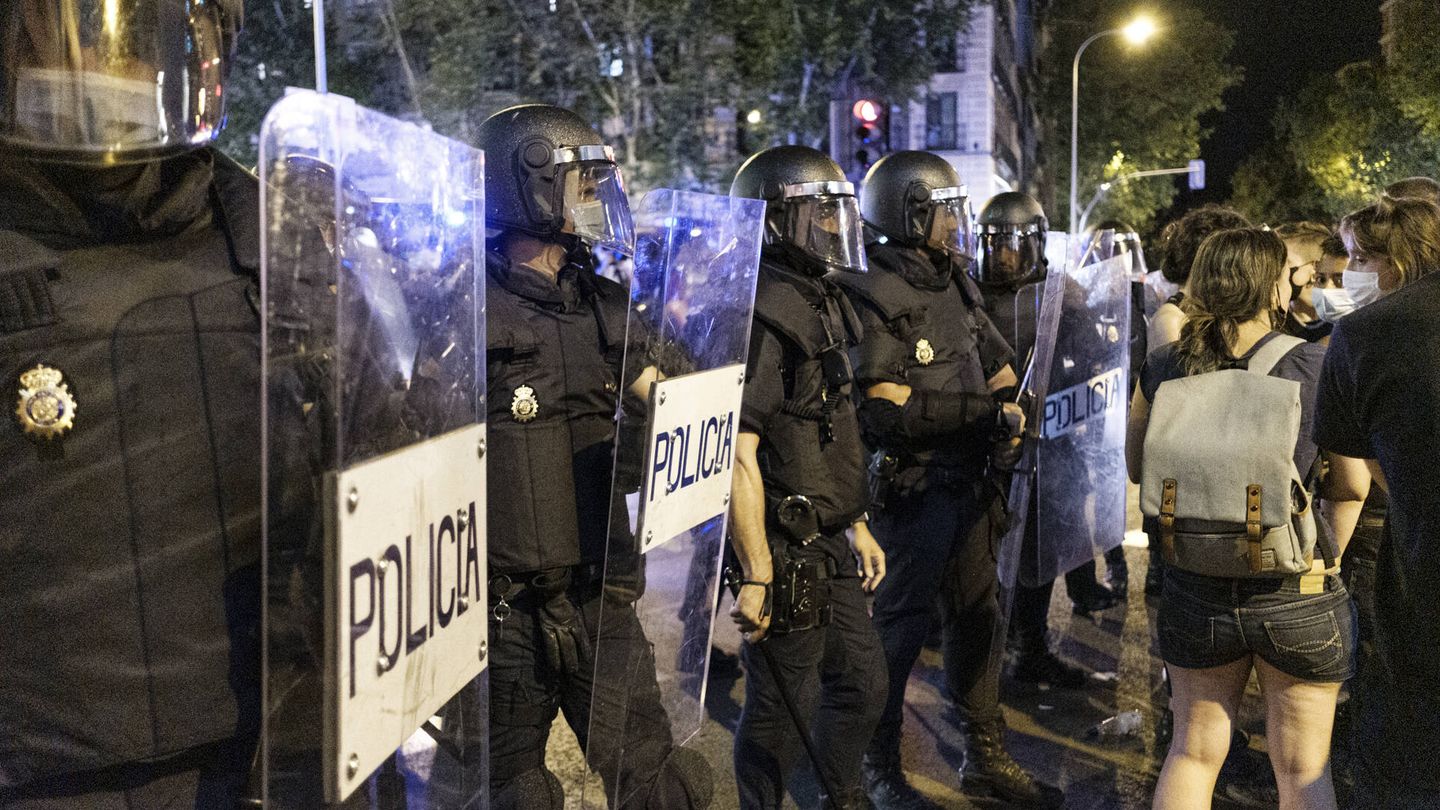 Cordón policial en Madrid. (Sergio Beleña)