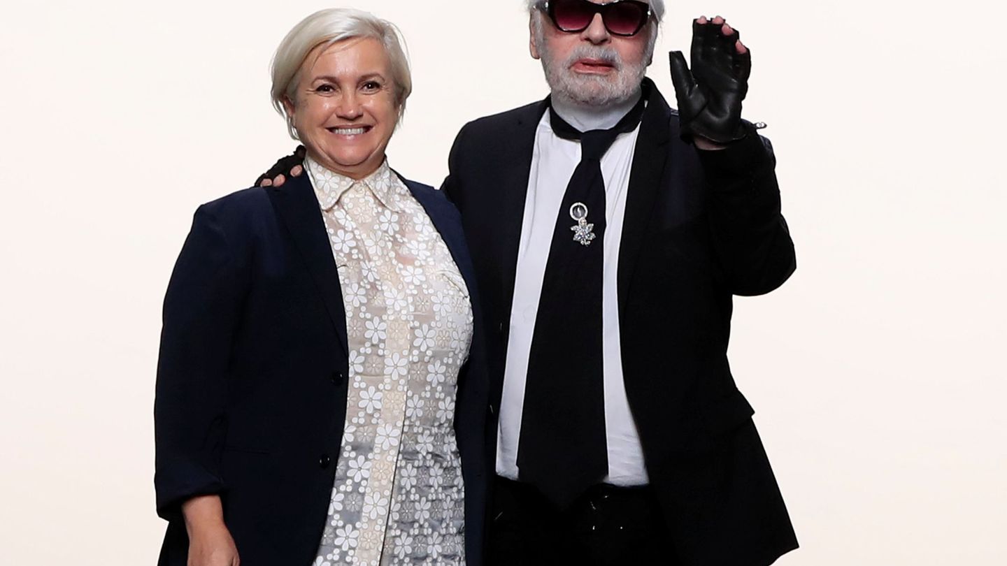 Karl Lagerfeld y Silvia Venturini. (Reuters)
