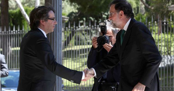 Foto: Mariano Rajoy y Carles Puigdemont, durante un acto en Barcelona. (EFE)