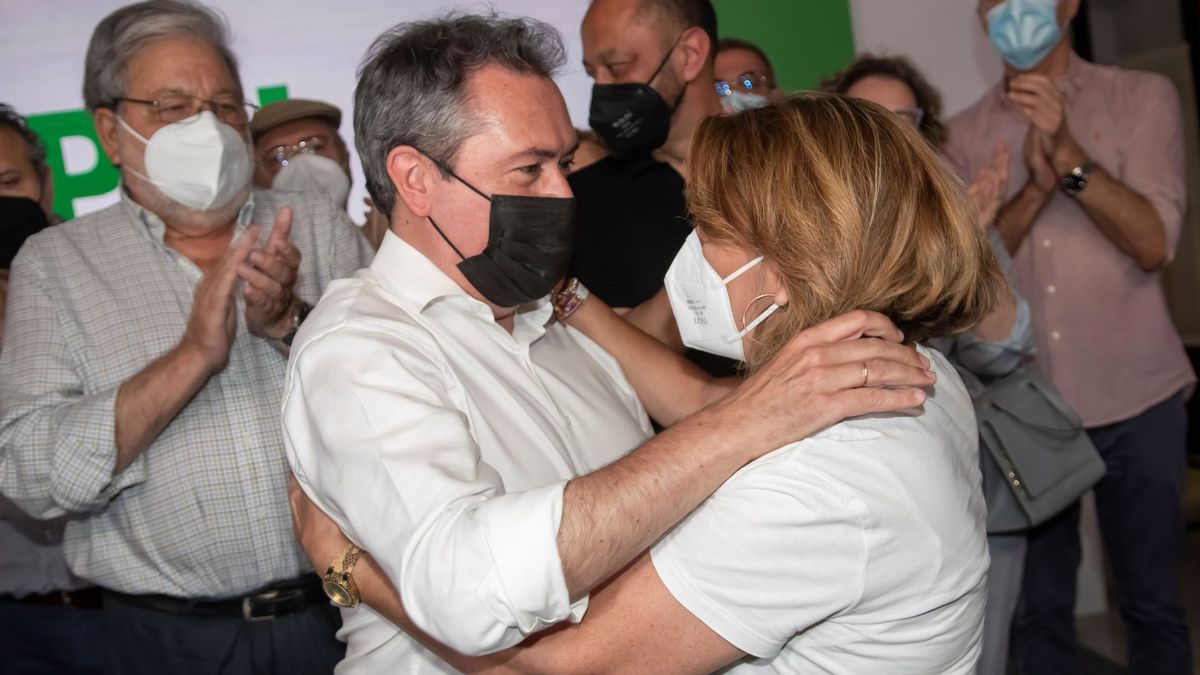 Susana Díaz pacta con Espadas los cambios en el Parlamento pero sigue sin dimitir