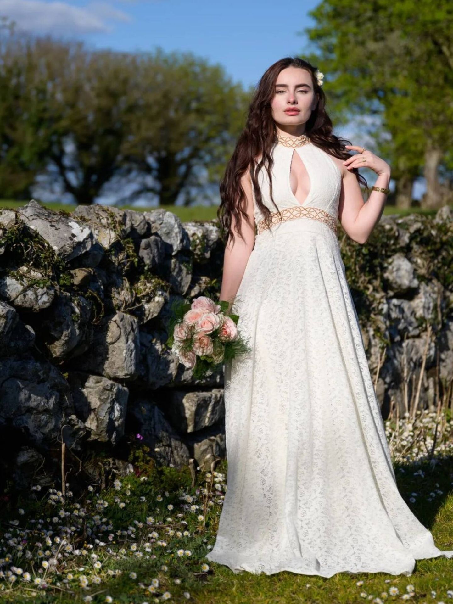 Un vestido de novia para una boda celta. (Instagram/ @celticfusiondesign)