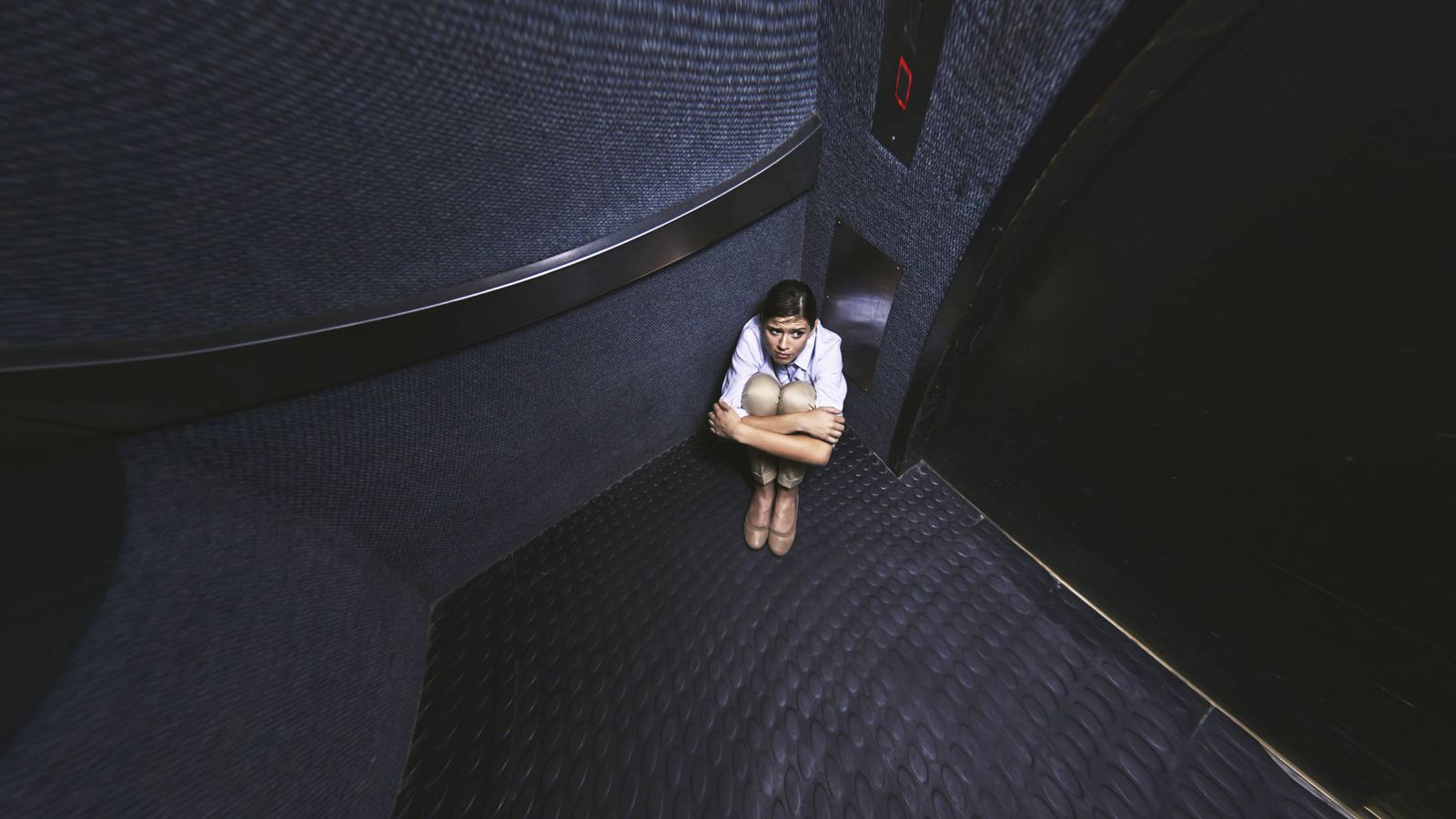 Foto: En el ascensor, nos sentimos indefensos. (iStock)
