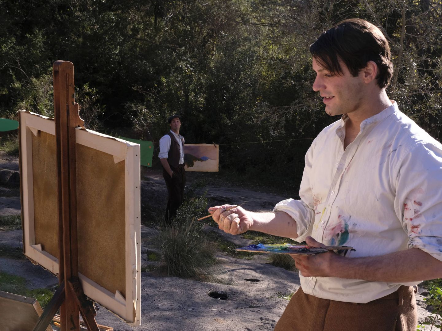Alex Rich interpretando al joven Picasso en un momento de la serie. 