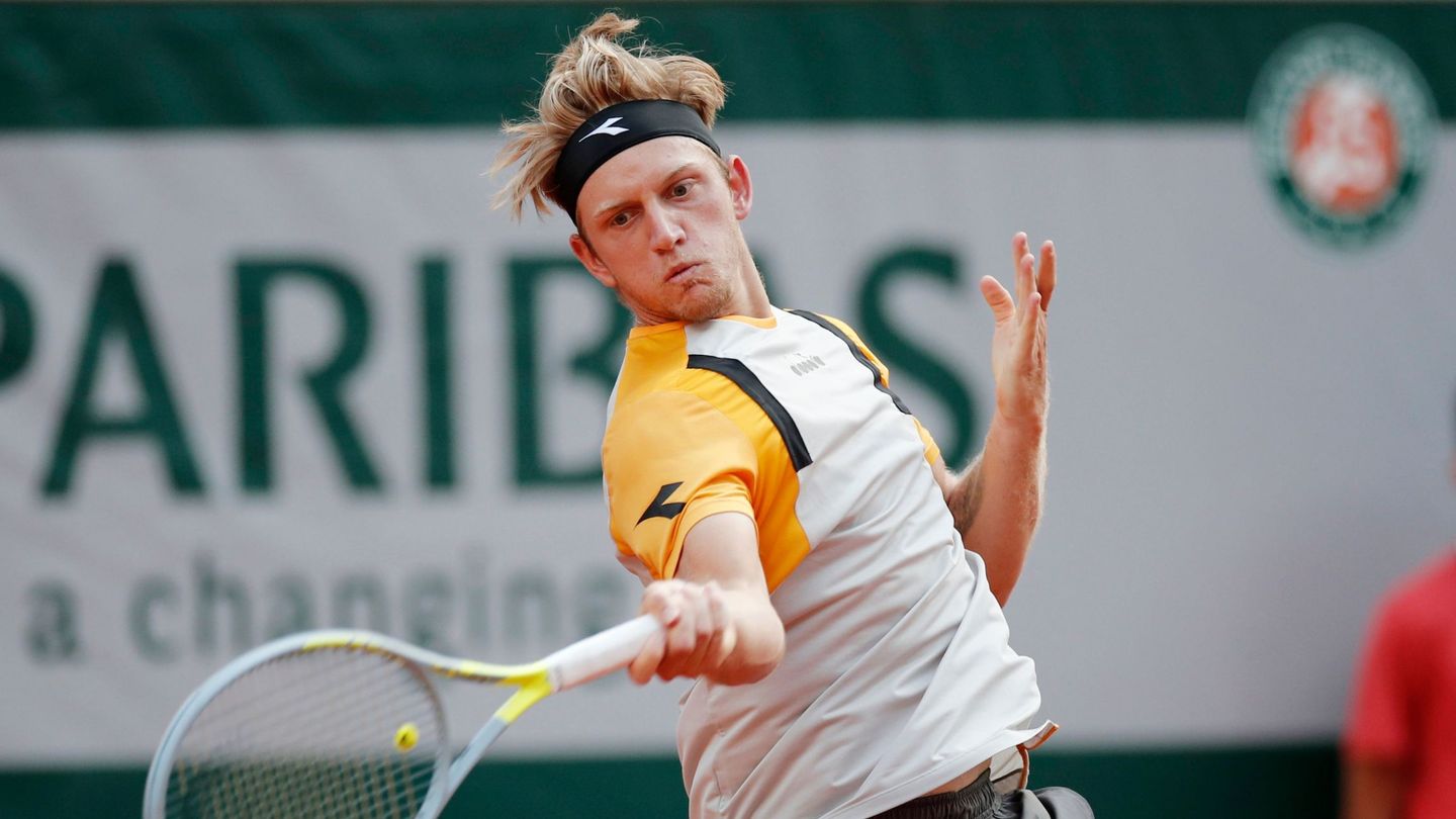Alejandro Davidovich, en pleno punto de Roland Garros. (Reuters)