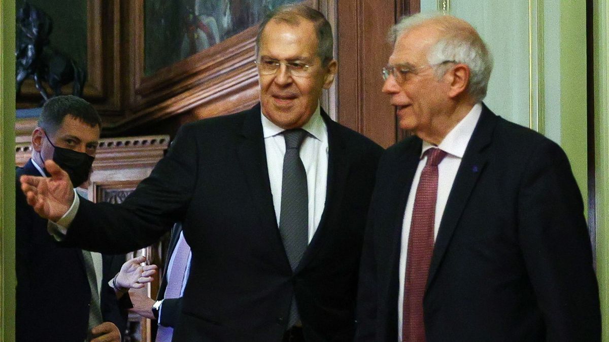 Borrell pide liberar a Navalni y Rusia le recuerda a los presos del 'procés' 
