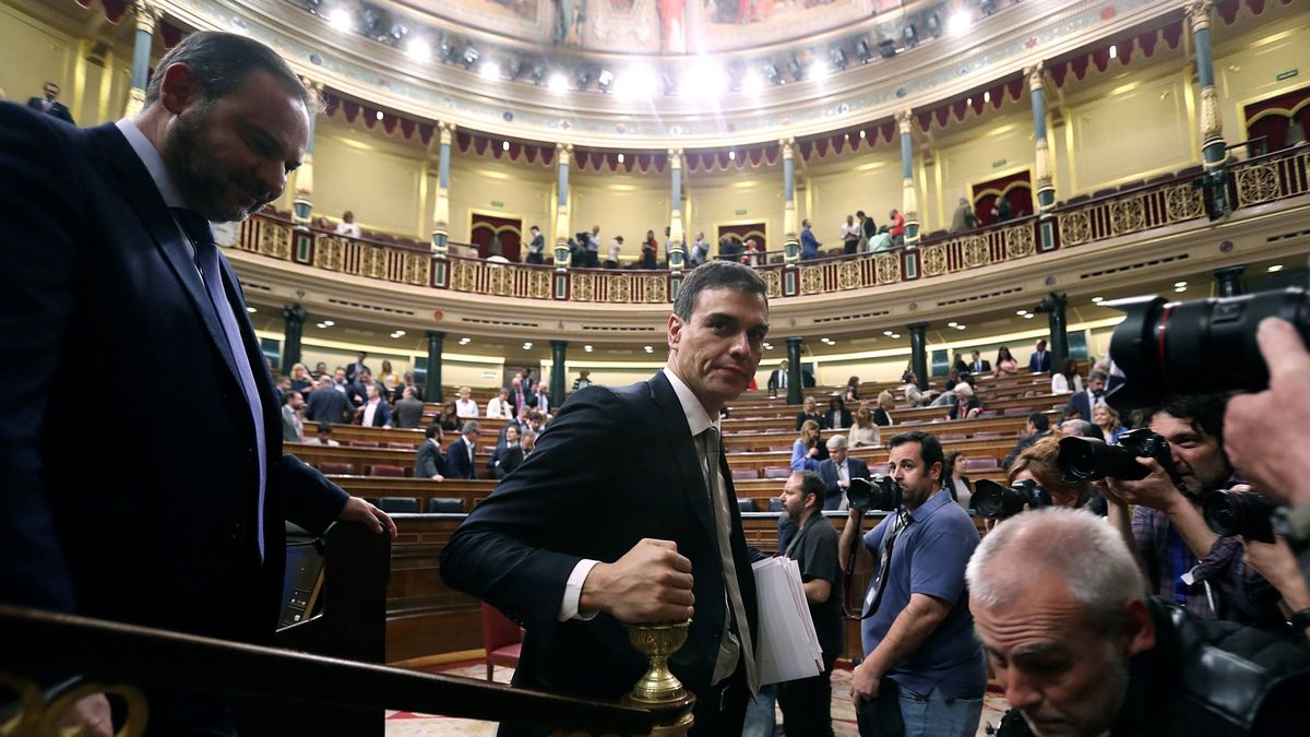 Sánchez cierra la era Rajoy con un traspaso exprés y solo 84 diputados para gobernar