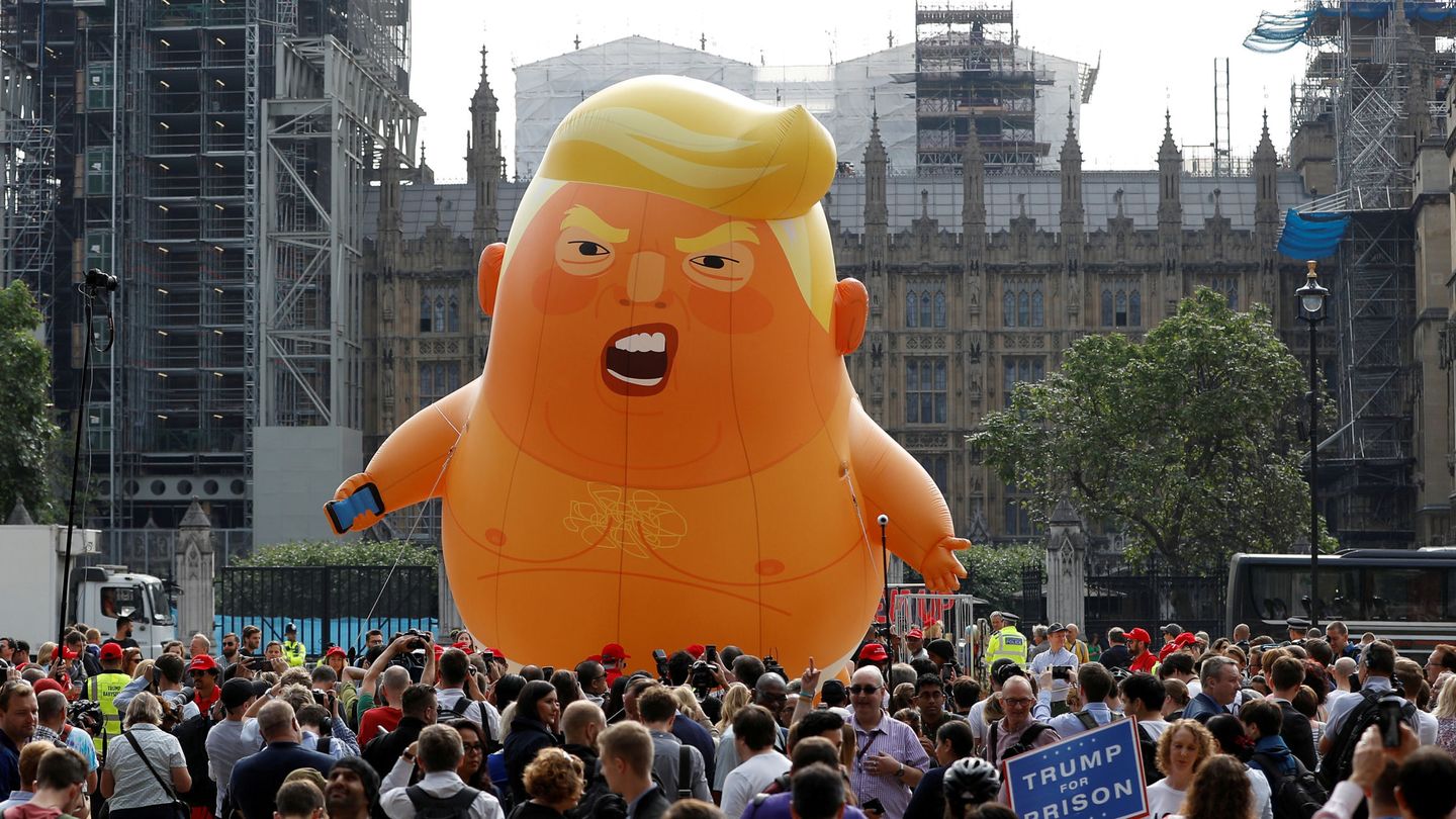 Un globo que representa a Donald Trump como un bebé enfadado, durante las protestas contra la visita del presidente estadounidense al Reino Unido, hoy en Londres. (Reuters)