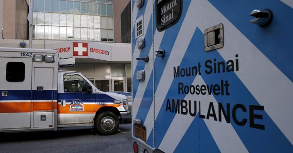 Foto: Ambulancias aparcadas fuera del Hospital Mount Sinaí en Manhattan, Nueva York, en febrero de 2016. (Reuters)