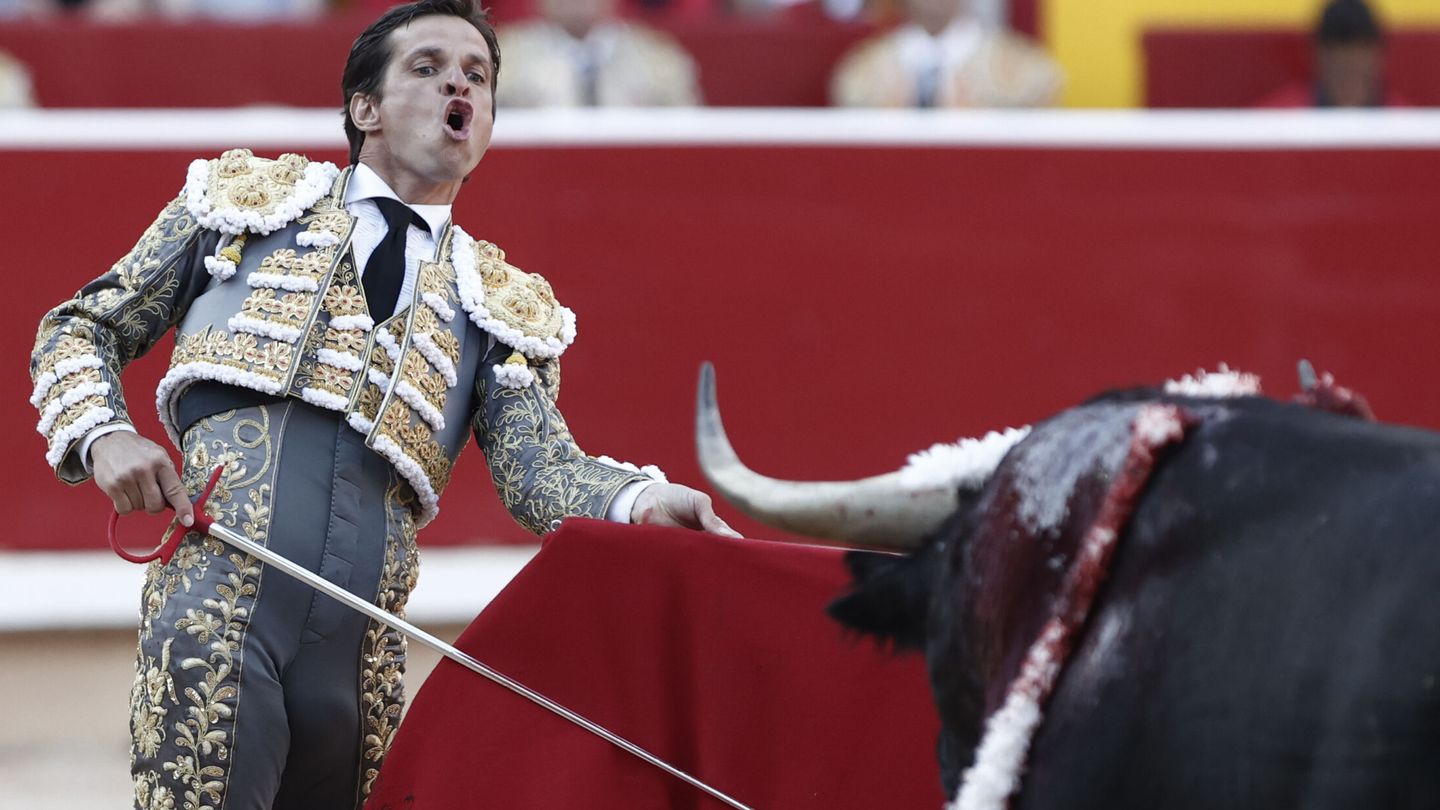 Julián López 'El Juli' en la Feria del Toro de los Sanfermines 2023. (EFE/Jesús Diges)