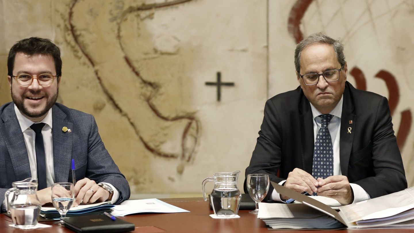 El presidente de la Generalitat, Quim Torra, y su vicepresidente, Pere Aragonès (i). (EFE)