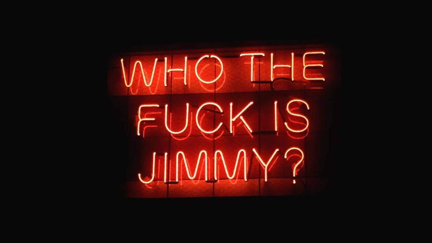 Los neones con preguntas llenan las paredes del Jimmy Who?