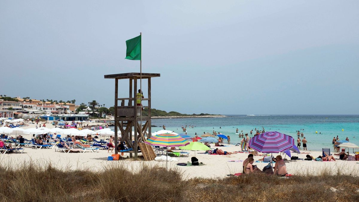 De 200€ en Burela a 2.800 en Punta Prima: el coste de una semana en la casa de la playa  