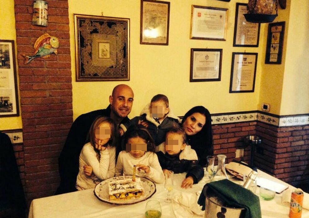 Foto: Pepe Reina junto a sus cuatro hijos y su mujer (Instagram)