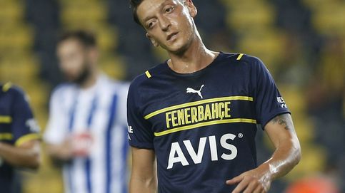 Özil, el último juguete roto del fútbol que se hunde por su mala cabeza 