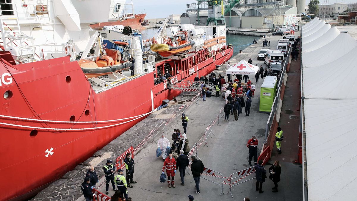 Al menos 60 muertos en un naufragio de una barca de inmigrantes en el Mediterráneo tras una semana a la deriva