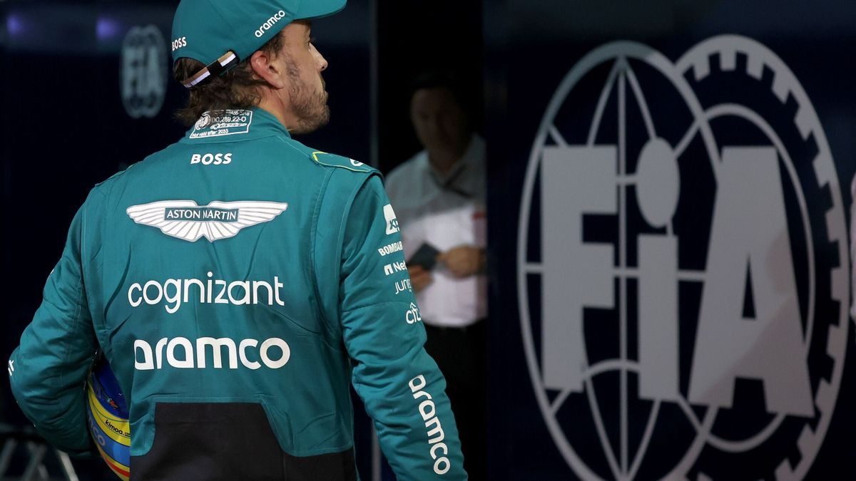 La gran sonrisa de Fernando Alonso."Me río porque aspiro al podio en la primera carrera"