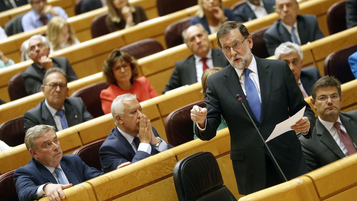 El PP comunica que Rajoy está dispuesto a ir el primero en la comisión sobre sus cuentas