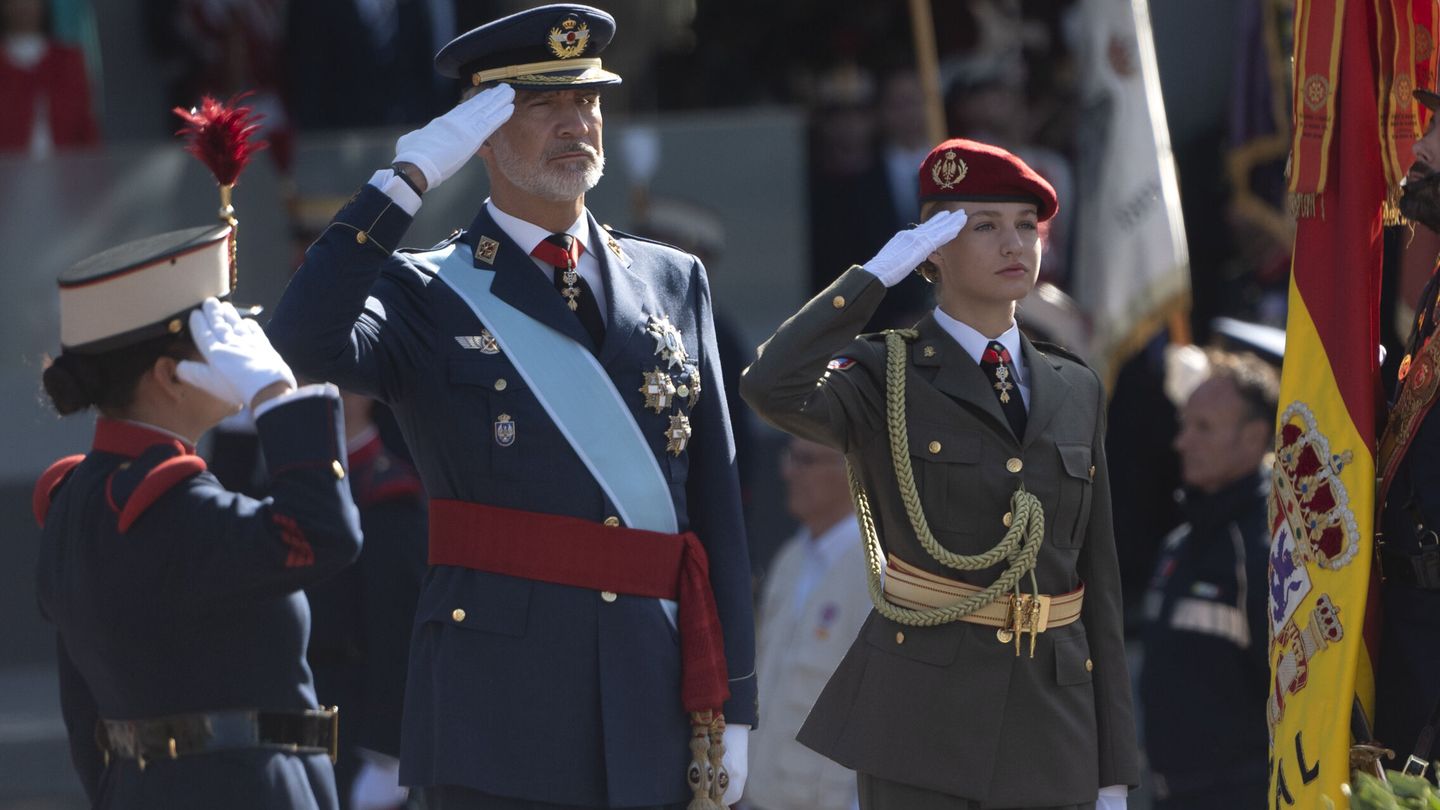 La Princesa de Asturias y el Rey Felipe VI en el desfile del 12 de octubre. (Europa Press)