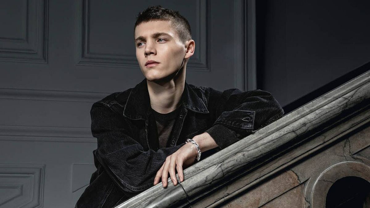 Félix de Dinamarca sigue los pasos de su hermano y debuta como modelo