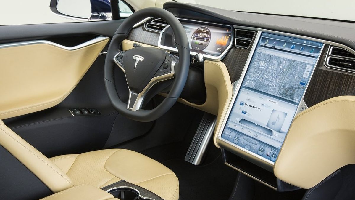 'Hackers' chinos logran vulnerar la seguridad del coche Tesla