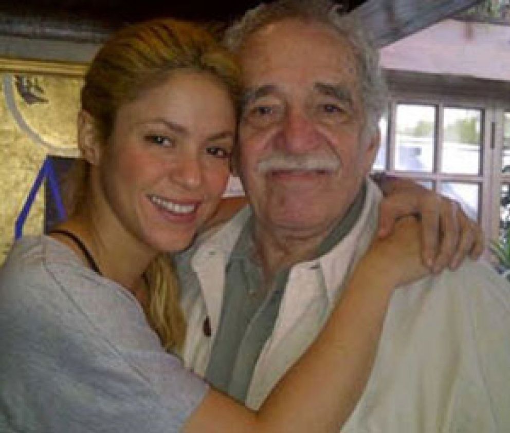 Foto: Shakira visita a Gabriel García Márquez en México