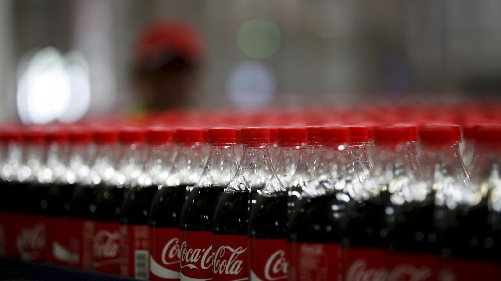 Foto: Imagen de varias botellas de Coca-Cola. (Reuters)