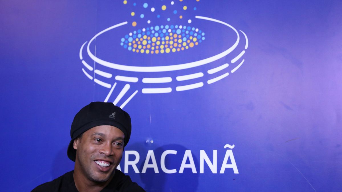 Ronaldinho pide el voto para el candidato del PP a la alcaldía de Castelldefels