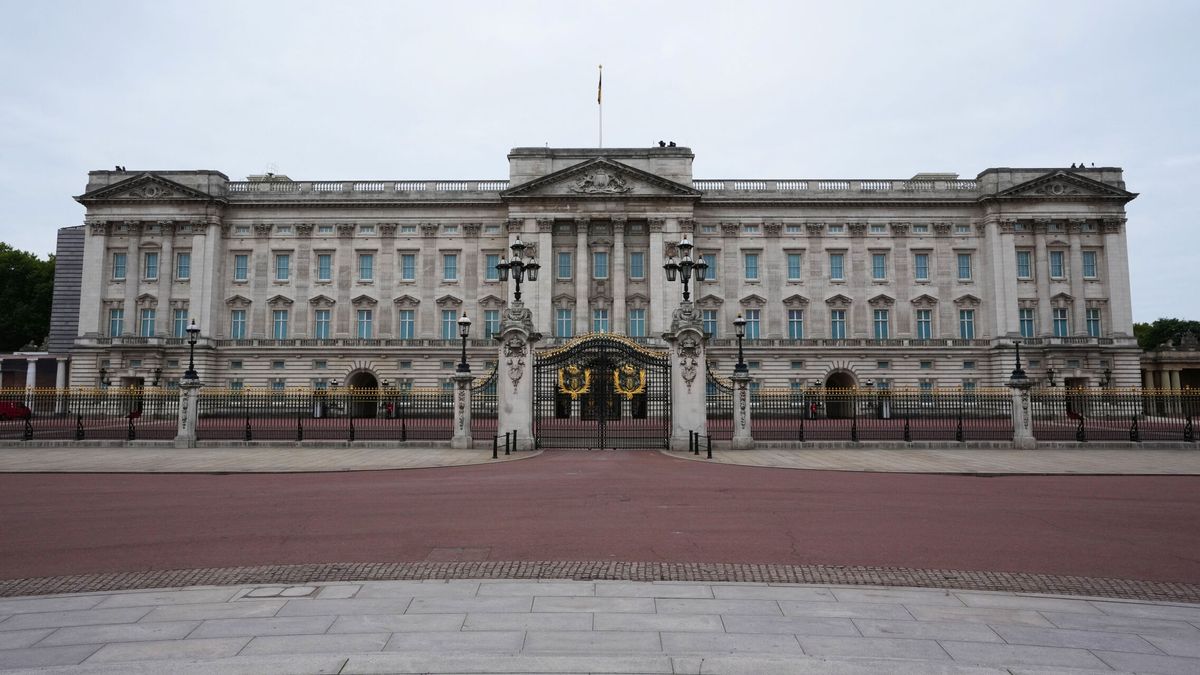 Un arrestado y una explosión controlada en los aledaños del Palacio de Buckingham