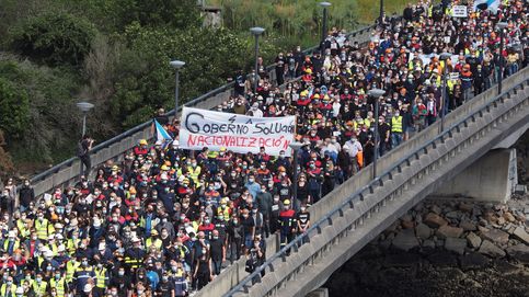Multitudinaria marcha en Lugo contra el cierre de la planta de Alcoa