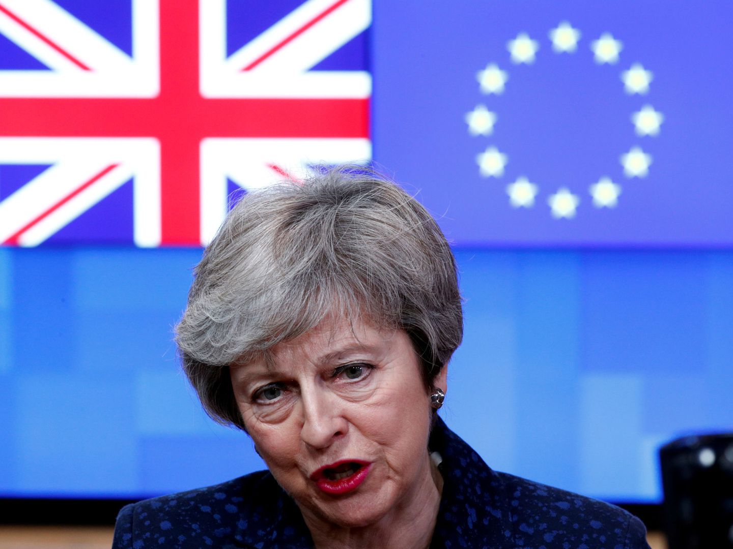 Theresa May habla a la prensa en la sede del Consejo Europeo en Bruselas, el 7 de febrero de 2019. (Reuters)