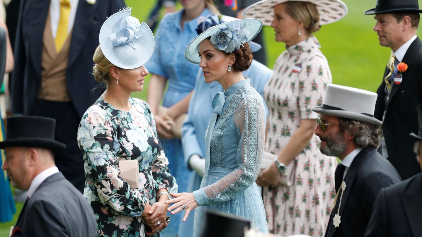Zara Tindall y Kate Middleton, en las carreras de Ascot de 2019. (Reuters)