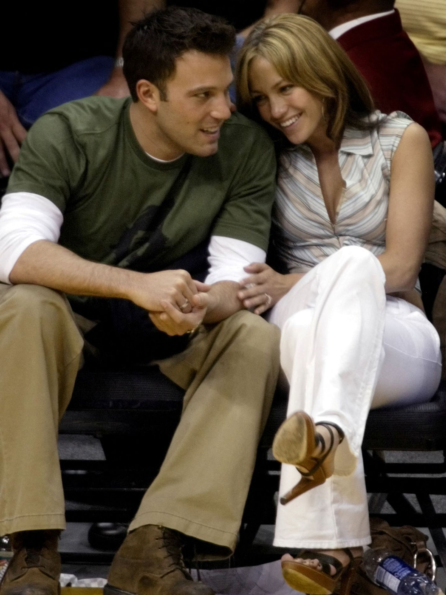 Ben Affleck y Jennifer Lopez, en 2003 antes de su ruptura. (Reuters/Mike Blake)