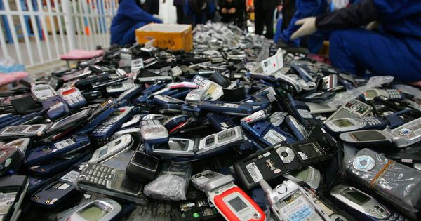 Foto: La destrucción de dispositivos tecnológicos obsoletos aumenta cada año. (EFE)