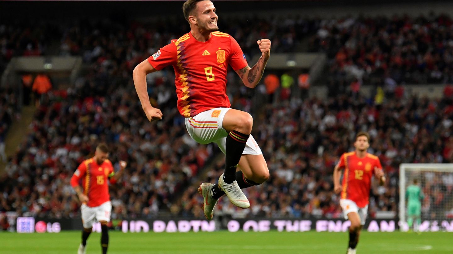 Saúl celebra su gol en Wembley, el primero que marca con España. (Reuters) 
