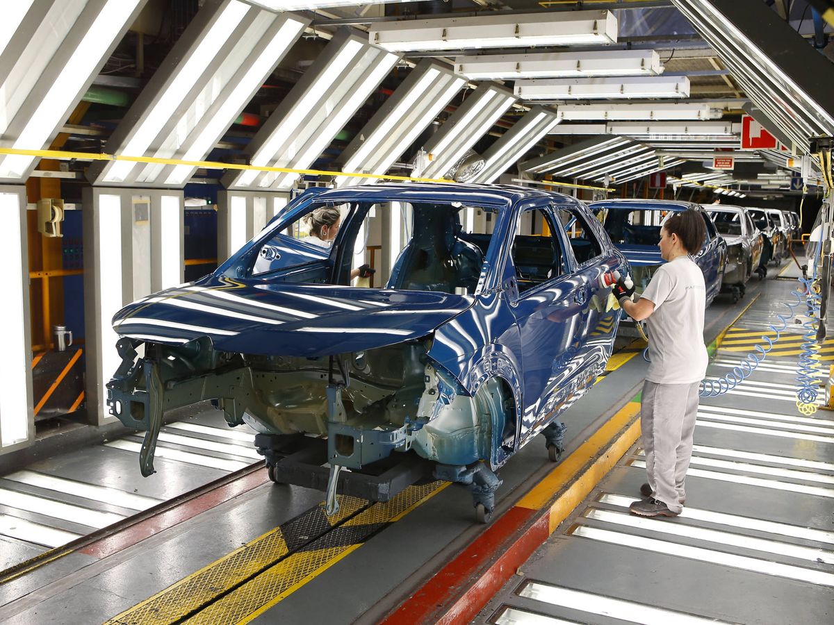 Foto: Las marcas francesas producen en España casi dos millones de coches cada año.  