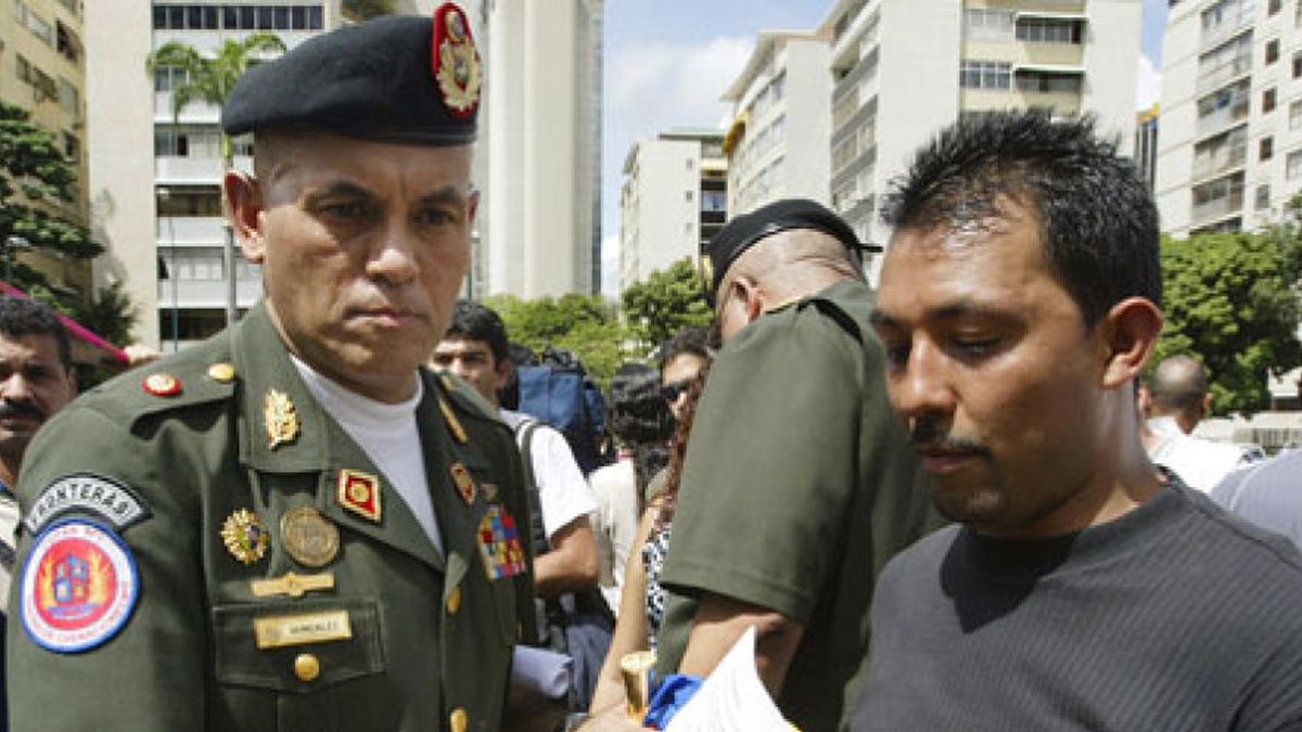 Chávez vuelve a desafiar a Zapatero y exige ahora la extradición de un opositor venezolano